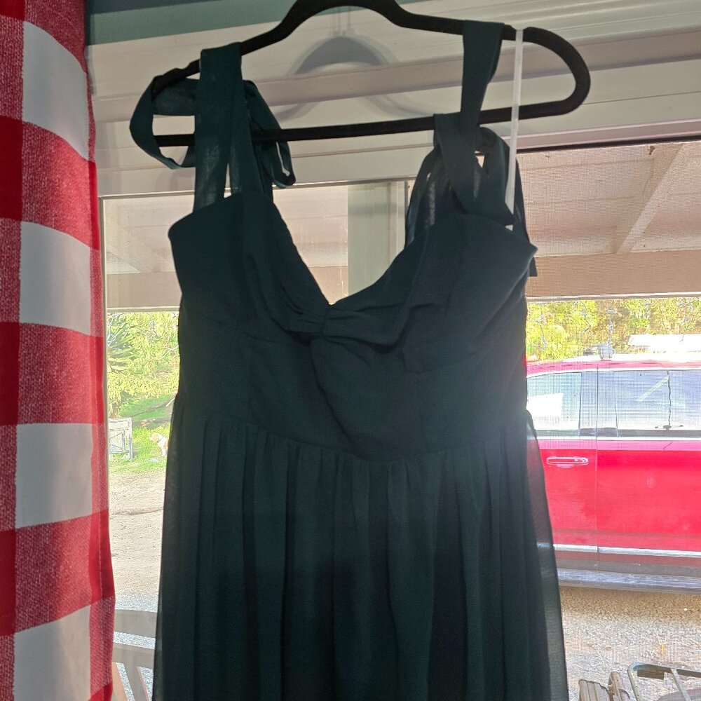 Lulus Emeald Green formal dress